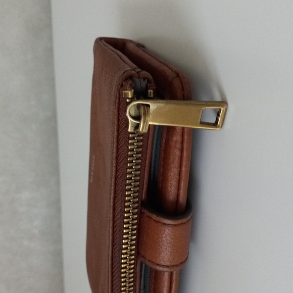 Fossil Wallet - Picture 6 of 8
